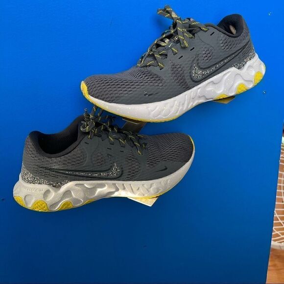 Men Nike Renew Ride 2 PRM Running Shoes Size 9 Grey Gray White Yellow DA2789 007 - Picture 1 of 6